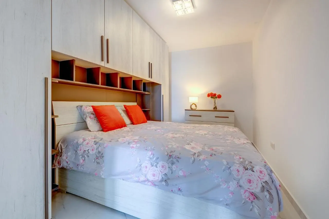 Deluxe 2Br Apartment In Central St Julians San Giuliano Malta
